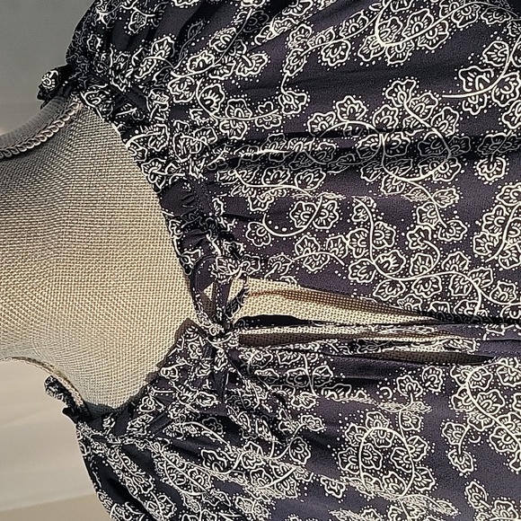 LOFT Womans Black & White Blouse with Flutter Sleeves, Size: XL - Picture 3 of 10